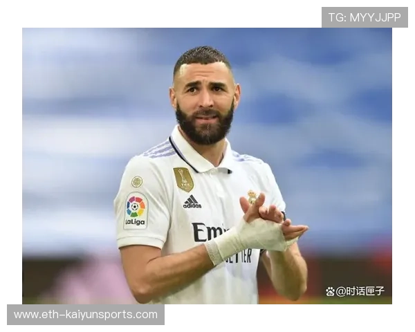 本泽马披挂利雅得新月90号，吉达联合解约放行